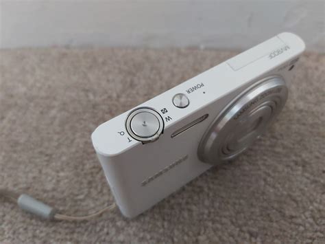 A Stylish Throwback: Re-Discovering the Samsung MV900F Pink