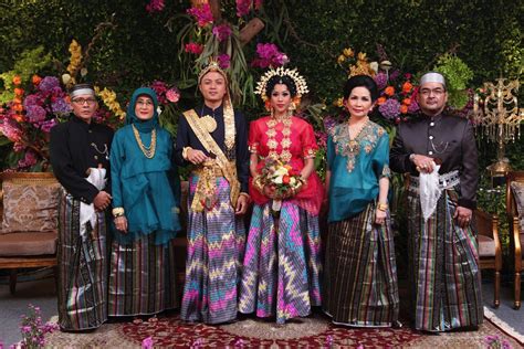 Menjelajahi Keindahan Baju Adat Bugis Cowok: Simbol Kehormatan dan Identitas