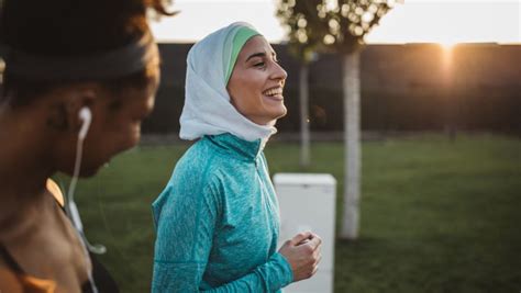 Panduan Lengkap Memilih dan Memadukan Baju Olahraga Wanita Muslimah Terbaik