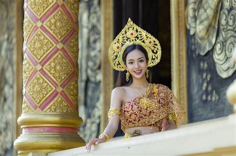 Pesona Abadi Baju Kurung: Elegansi dalam Setiap Jahitan
