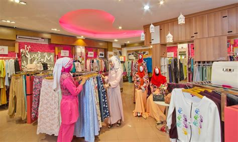 Temukan Toko Baju Muslim Terdekat: Gaya Syar'i di Ujung Jari Anda